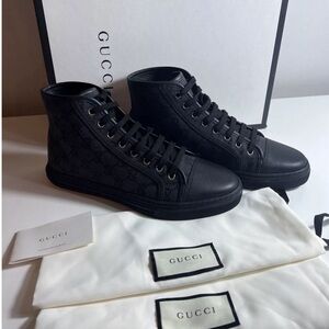 Mens Gucci sneakers size 6.5 Italian size fit Mens US 8.5-9my size comes with bx